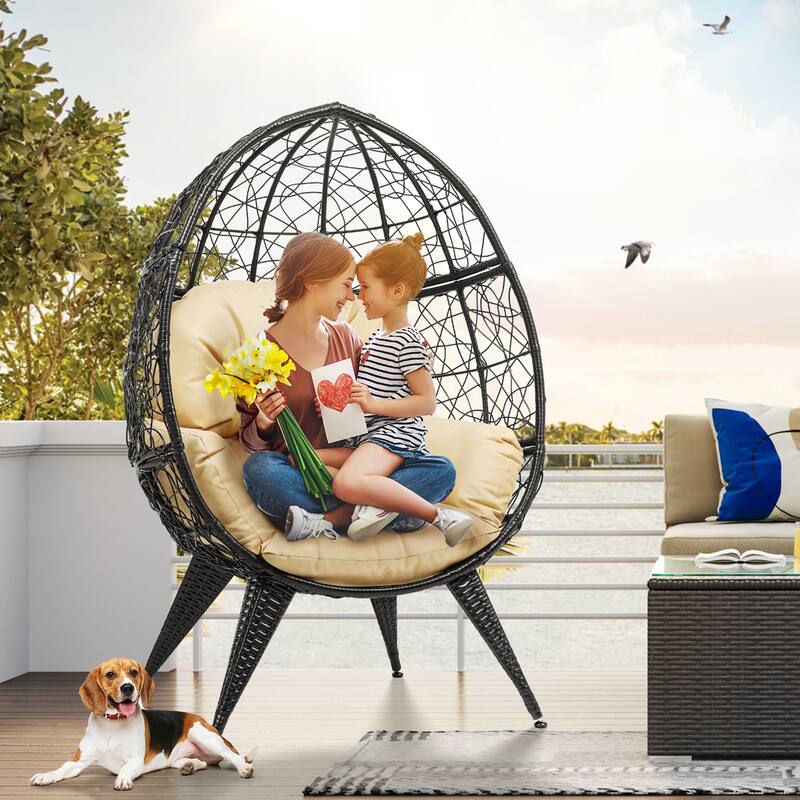 Egg chair with bracket