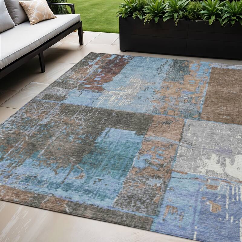 HomeRoots Abstract Transitional Rectangle Outdoor Rug - 5' X 8'