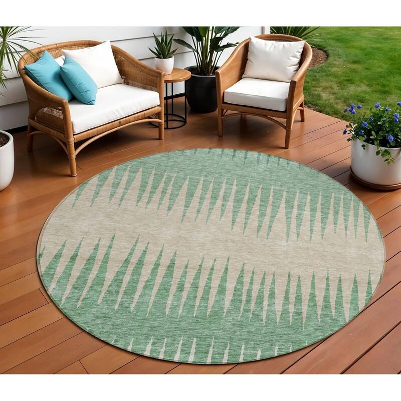 HomeRoots Striped Transitional Rectangle Outdoor Rug - 8' Round