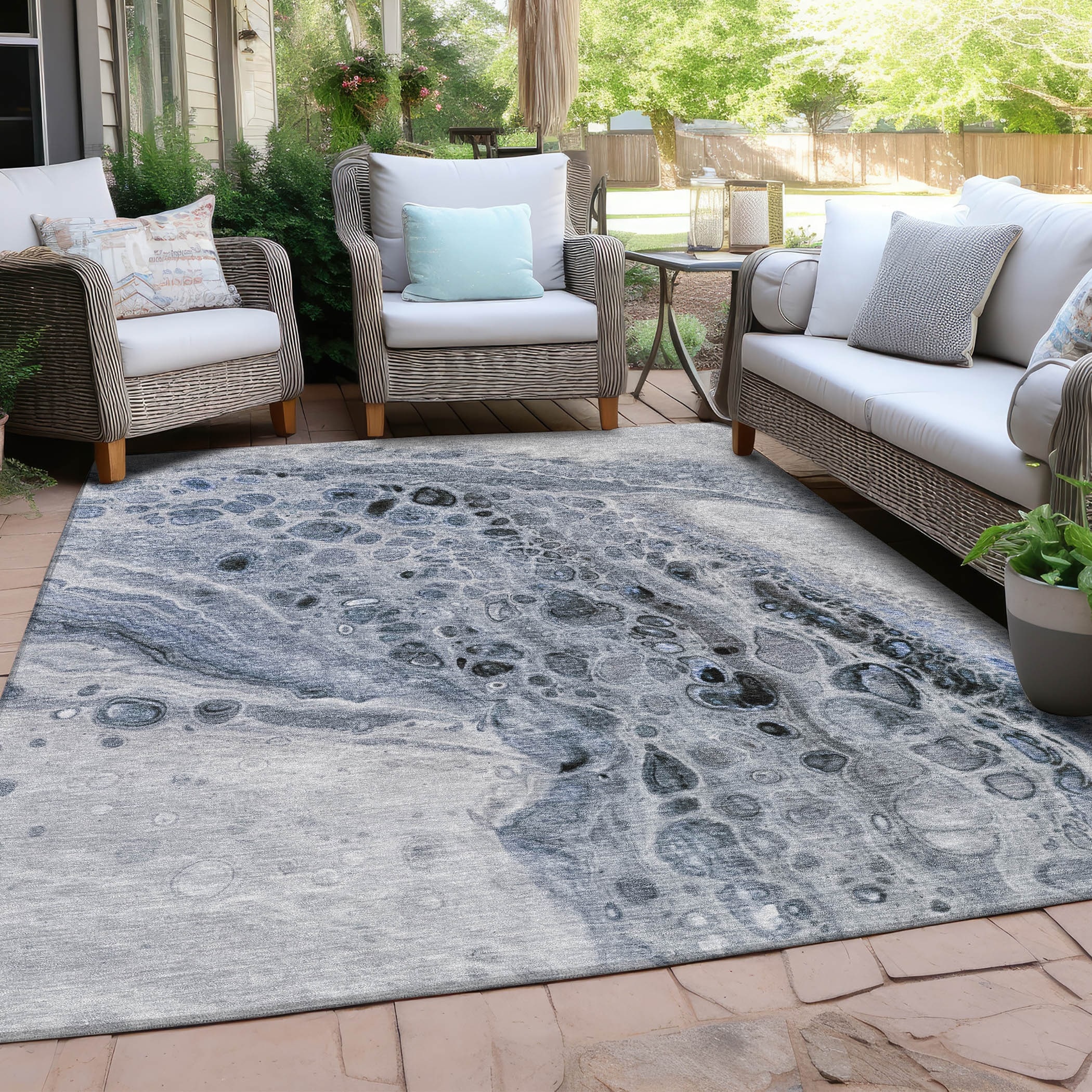 Machine Washable Indoor/Outdoor Abstract Chem Chantille Rug