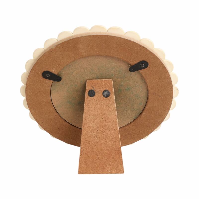 Ivory 4x4 in. Round Casual Scalloped Resin Photo Frame