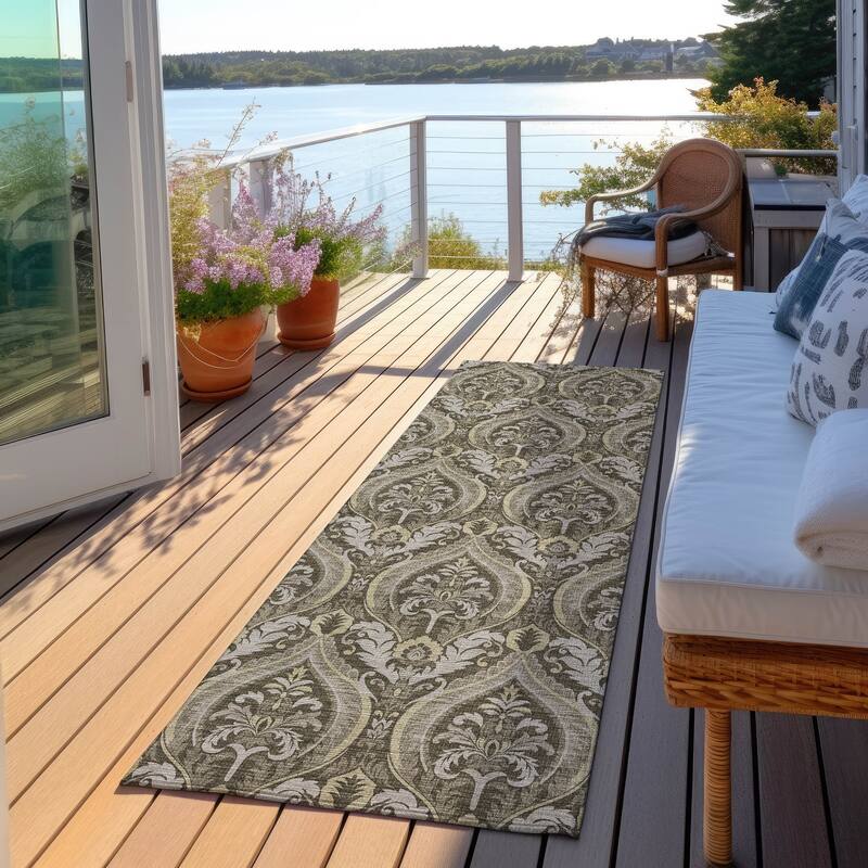 Machine Washable Indoor/ Outdoor Damask Chantille Rug