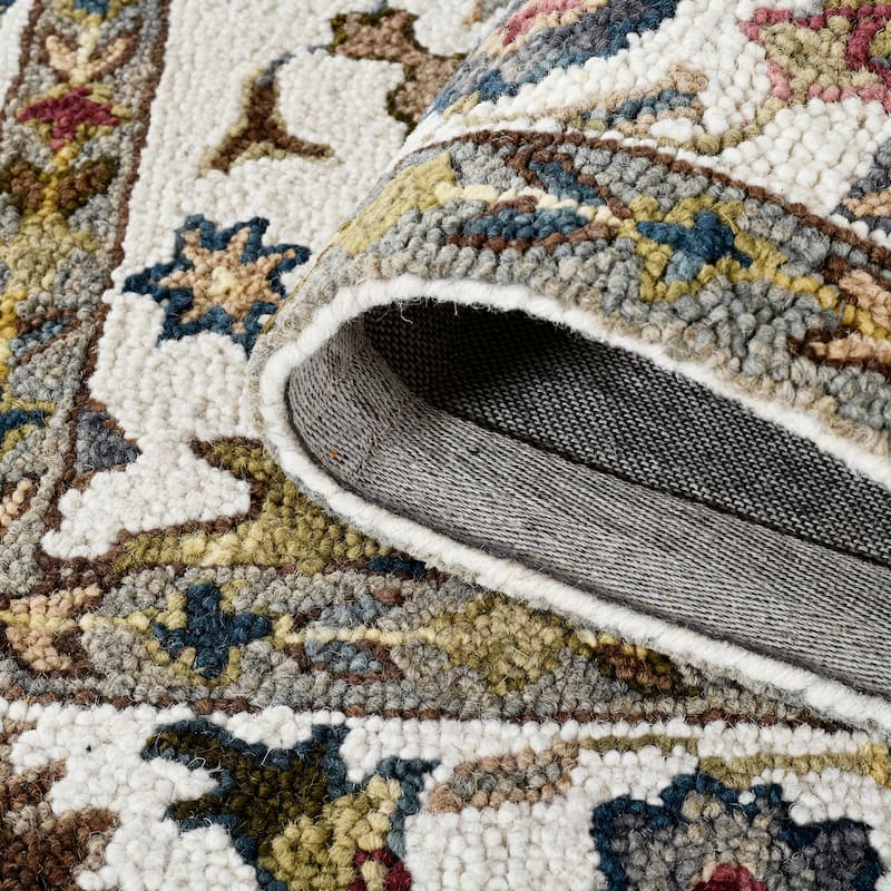 Empress Ivory Traditional Hand-Hooked Area Rug 2' x 3'