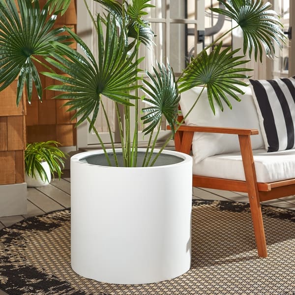 SAFAVIEH Outdoor Alia Black Planter. - Bed Bath & Beyond - 31996177
