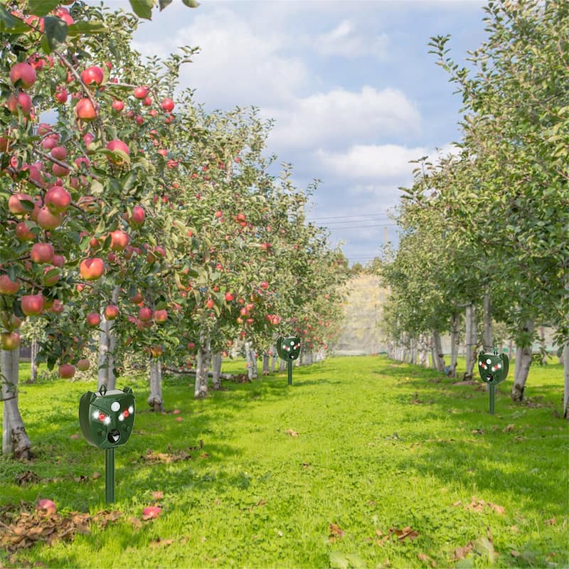 Ultrasonic Solar Animal Repeller with 5 Gears for Farm Garden Yard
