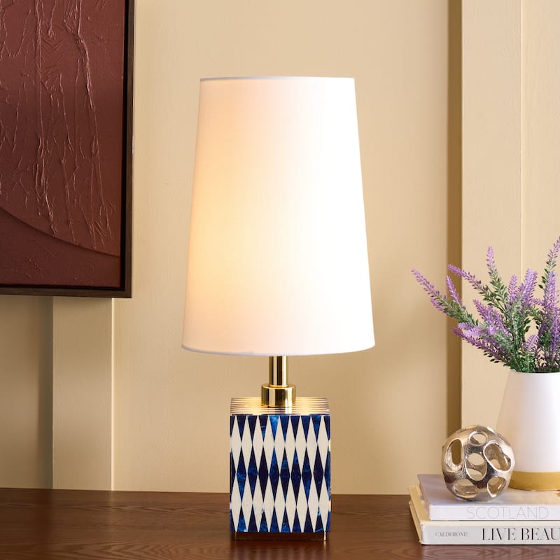 SAFAVIEH Lighting Kye 24-inch Table Lamp - 10"W x 10"D x 24"H