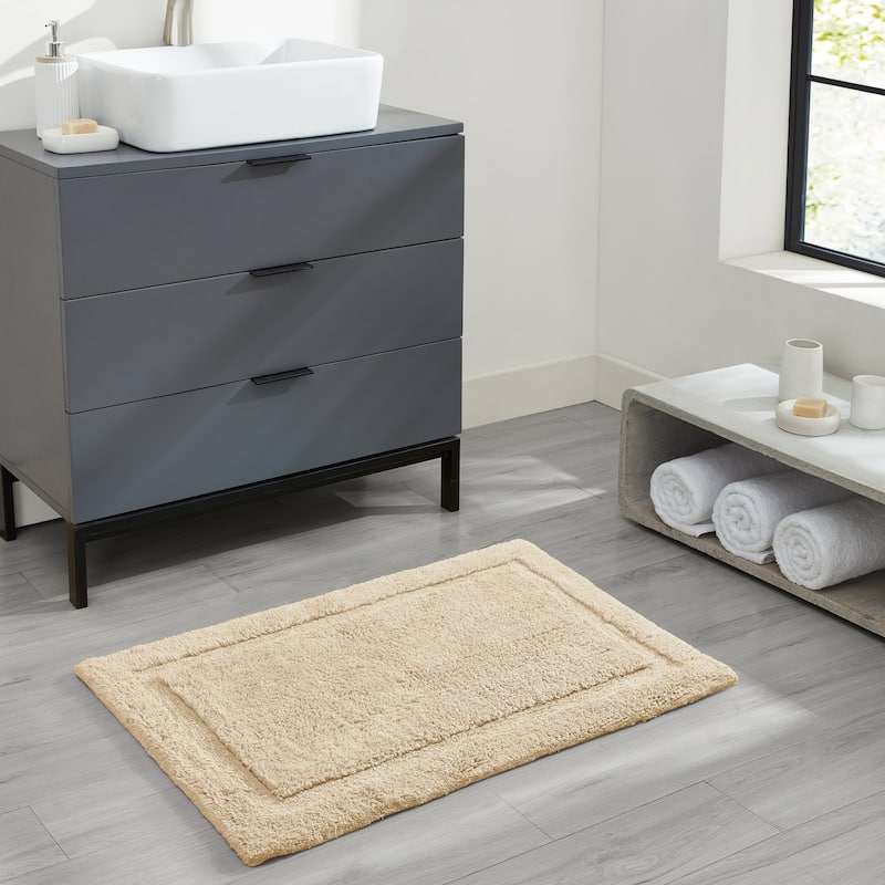 Lydia Border Plush Bath Mat