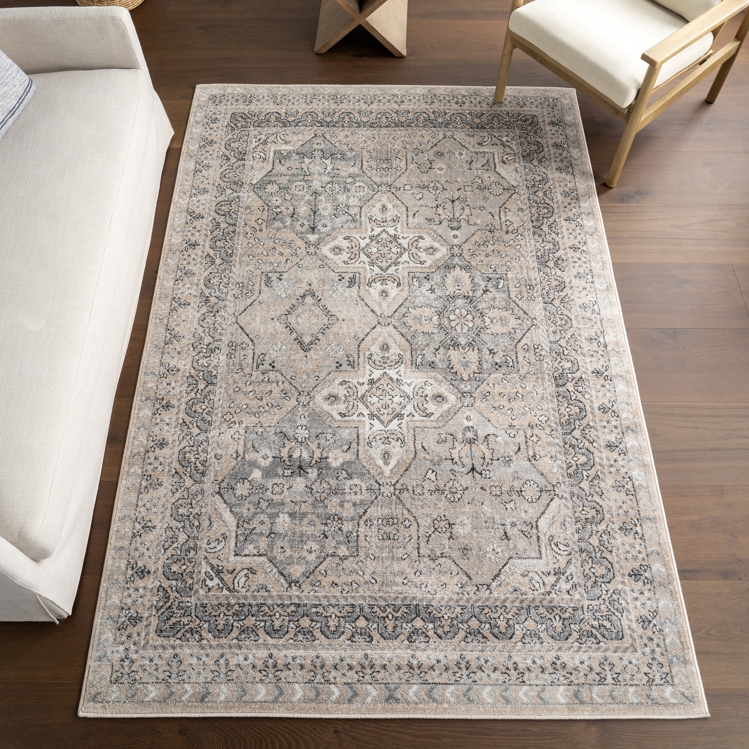 Nuloom Lilyanna Traditional Medallion Area Rug