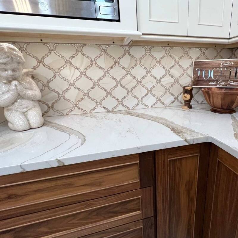 Tahitian Pearl 14in x 14.5in Glass Mosaic Backsplash Wall Tile