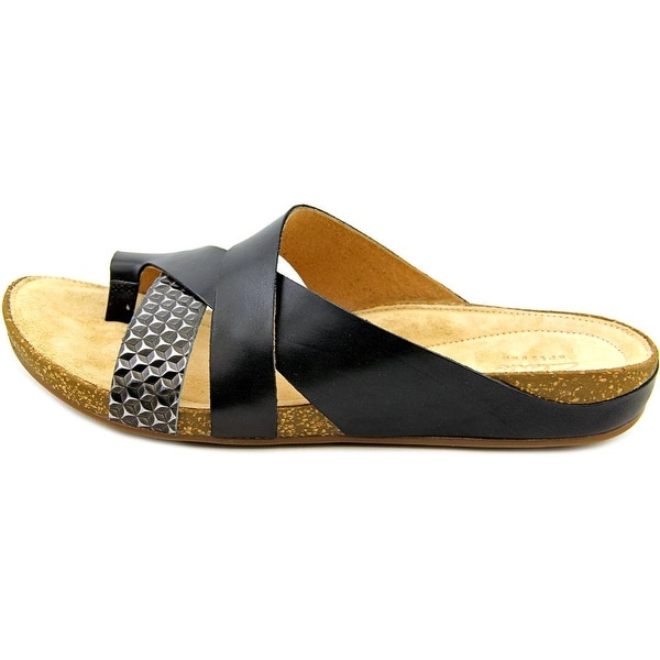 clarks artisan women's lucena flat sandals