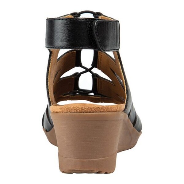 bare traps tipton wedge sandal