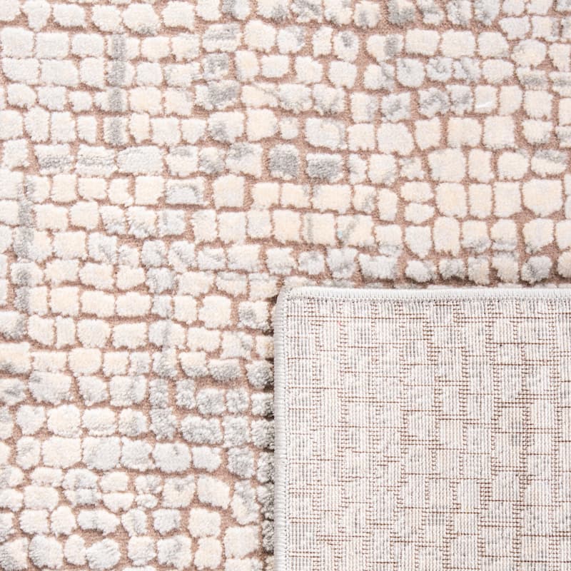 SAFAVIEH Marseille Heledd Oriental Rug