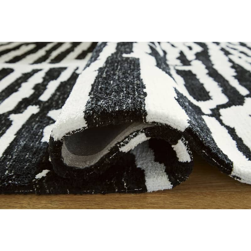 Signature Design by Ashley Bramshaw Black/Ivory Rug