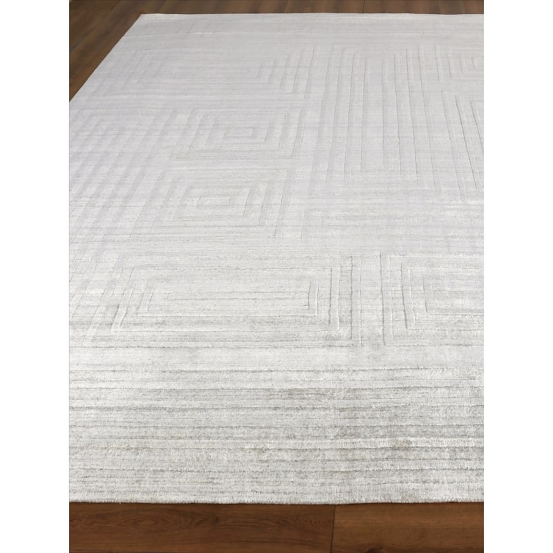 EXQUISITE RUGS Castelli Hand-loomed Bamboo Silk/Wool Ivory Area Rug.