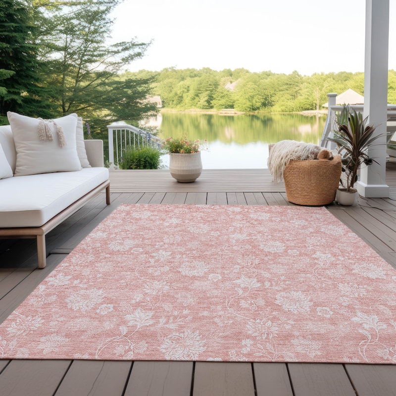 Machine Washable Indoor/ Outdoor Chantille Casual Floral Farmhouse Rug