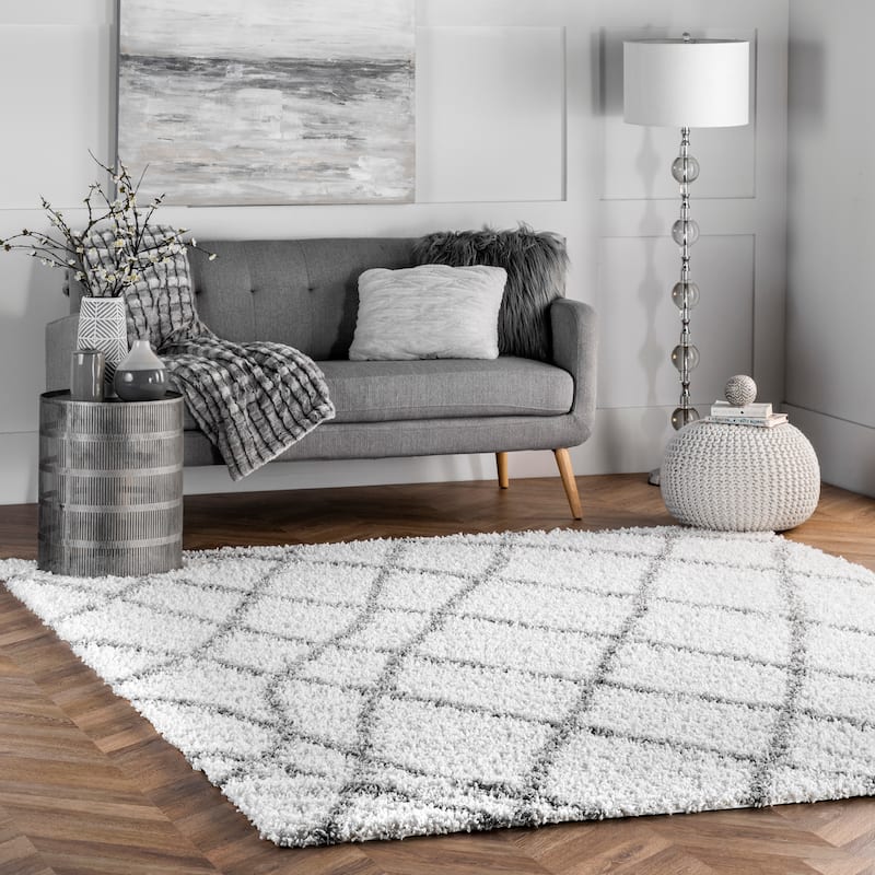 Nuloom Alexa Moroccan Trellis Shag Area Rug - 4' x 6' - White - Rectangle