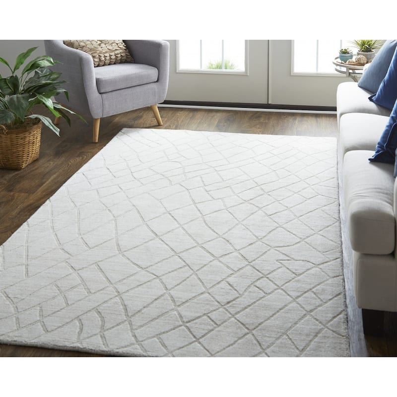 Verih Traditional Woven Area Rug By HomeRoots - 4' x 6'