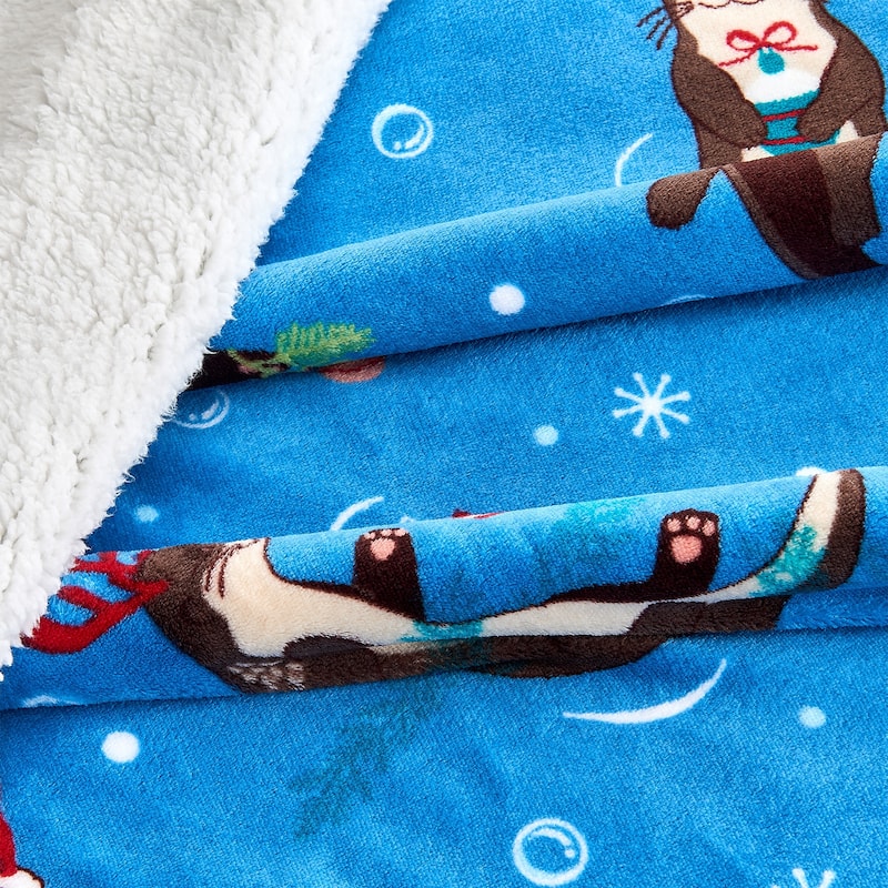 Linery & Co. Velvet Plush Fleece Reversible Sherpa Holiday Printed Throw.