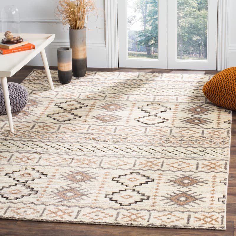 SAFAVIEH Hand-knotted Challe Kamita Southwestern Tribal Wool Rug - 8' x 10' - Camel