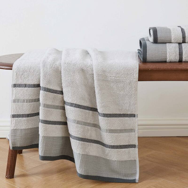 Linery & Co. Luxury Cotton Decorative Towel Set.