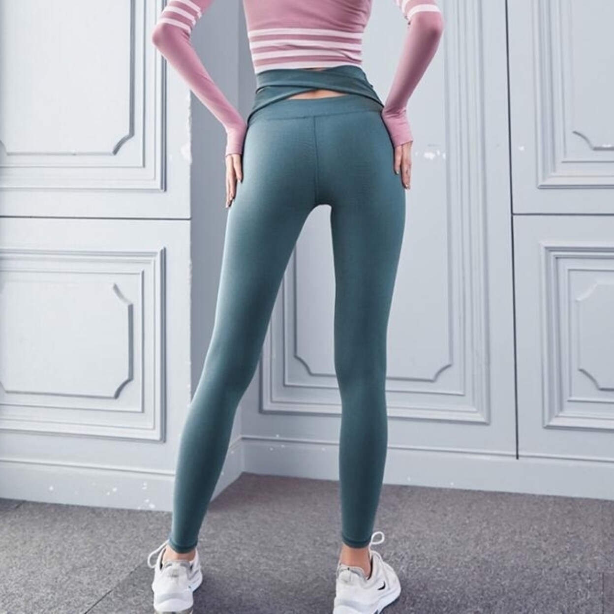 teal yoga pants