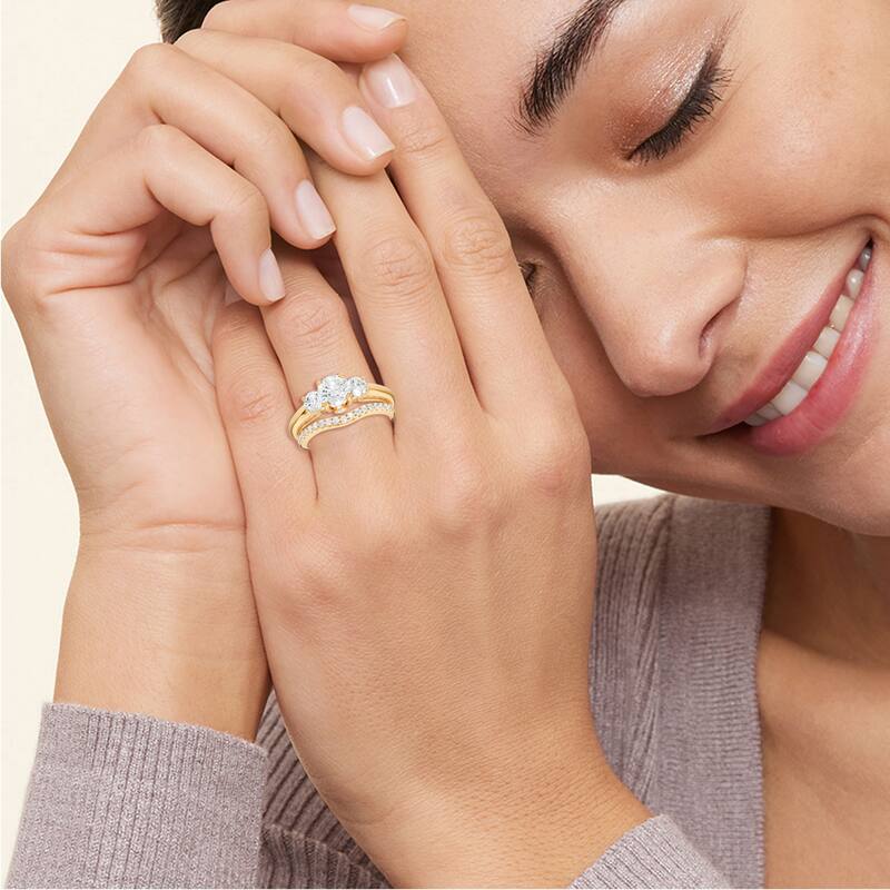 1 1/2ct TDW Diamond Three Stone Anniversary Ring Set in 14K Yellow Gold for Women