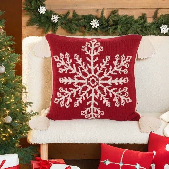 Glitzhome 18-Inch Christmas Knitted Snowflake Acrylic Red Pillow Cover with Tassels