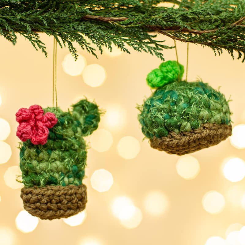Novica Handmade Desert Cheer Crocheted Ornaments (Pair)