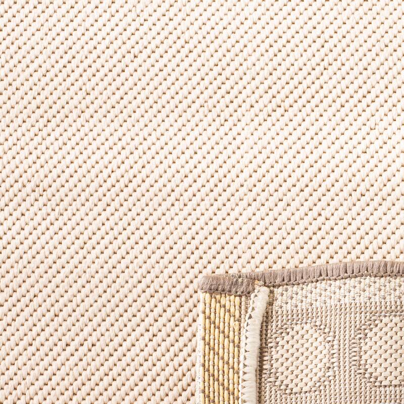 SAFAVIEH Courtyard Tjarkje Indoor/ Outdoor Waterproof Patio Backyard Rug