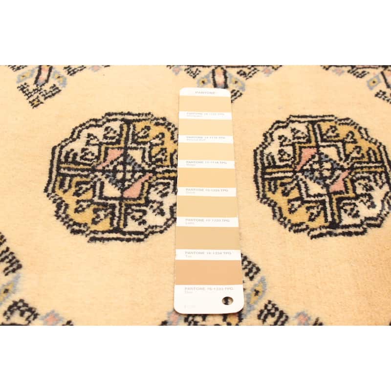ECARPETGALLERY Hand-knotted Peshawar Bokhara Beige Wool Rug - 3'2 x 5'2