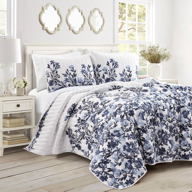 Lush Decor Tanisha Reversible Quilt Set - Navy & White - King - 5 Piece
