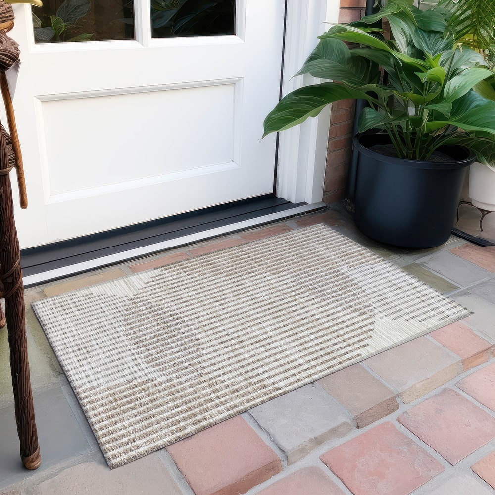 Machine Washable Indoor/ Outdoor Abstract Stripe Chantille Rug