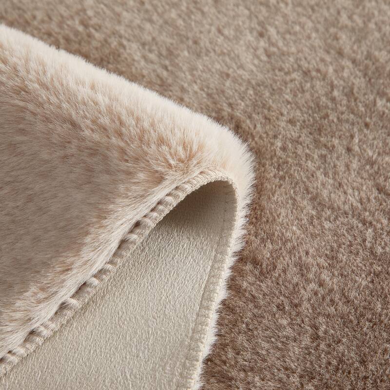 Nanshing Moira Solid Color Soft Shag Accent Rug - 30" x 46"