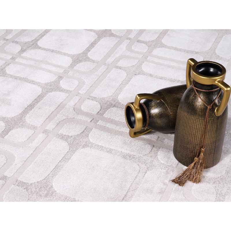 Hypnos Collection Silver and Beige Abstract Geometric Area Rug