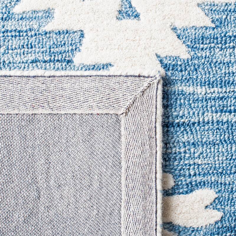 SAFAVIEH Handmade Aspen Nusreta Rustic Boho Wool Rug