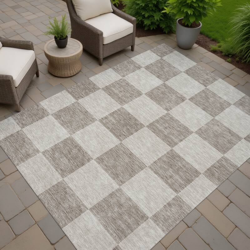 Machine Washable Indoor/ Outdoor Modern Checker Chantille Rug - Khaki - 2'6" x 3'10"