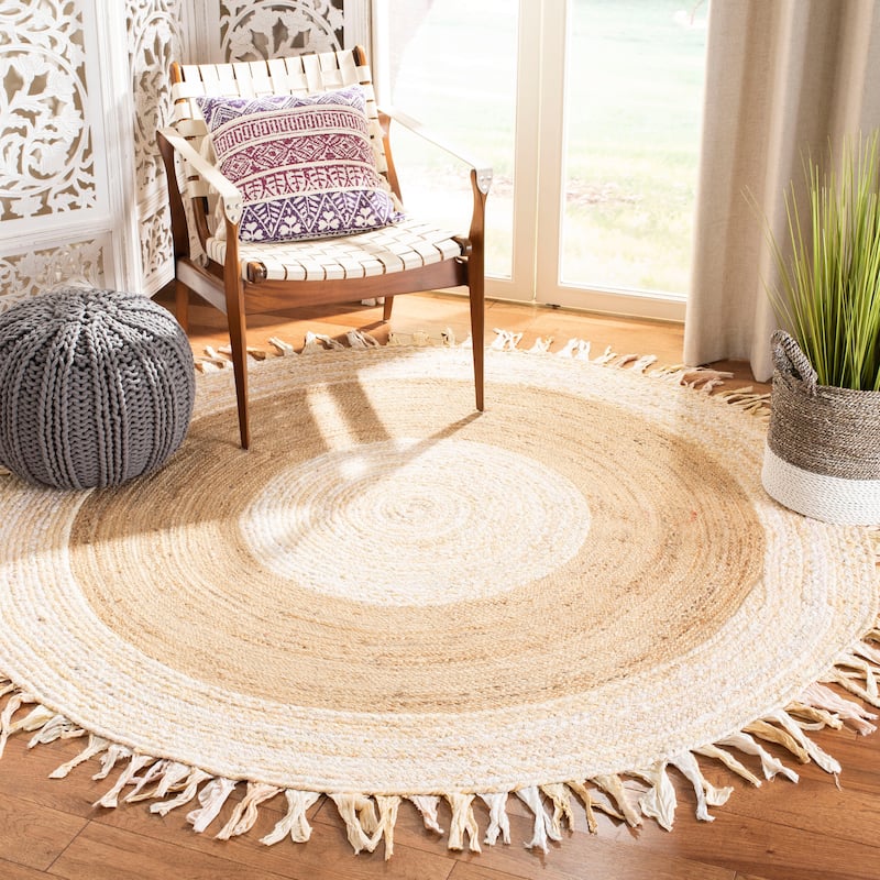 SAFAVIEH Handmade Cape Cod Wobke Jute Rug with Fringe - 6' Round - Beige/Natural