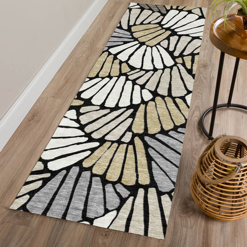 Machine Washable Indoor/ Outdoor Floral Modern Chantille Rug