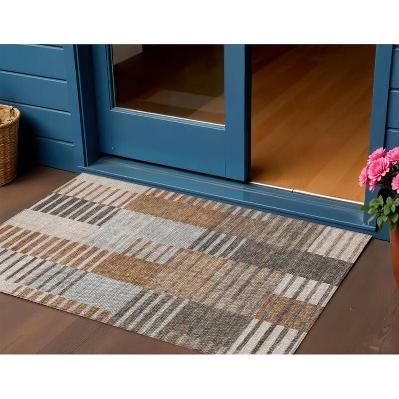 HomeRoots Striped Transitional Rectangle Outdoor Rug - 3' x 5'