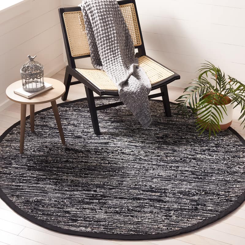SAFAVIEH Handmade Natura Engelgard Wool Rug - 6' Round - Black
