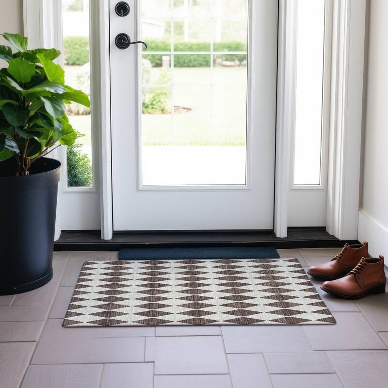 Machine Washable Indoor/ Outdoor Chantille Argyle Rug - Brown - 1'8" x 2'6"