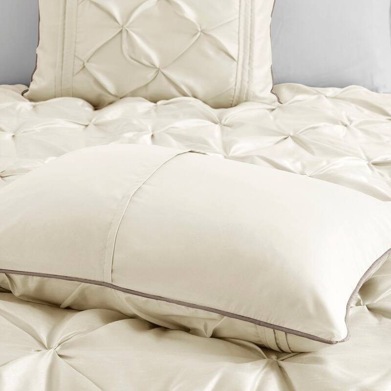 GDF Studio - Laurel 7-Piece Tufted Comforter Set with Decorative Pillows