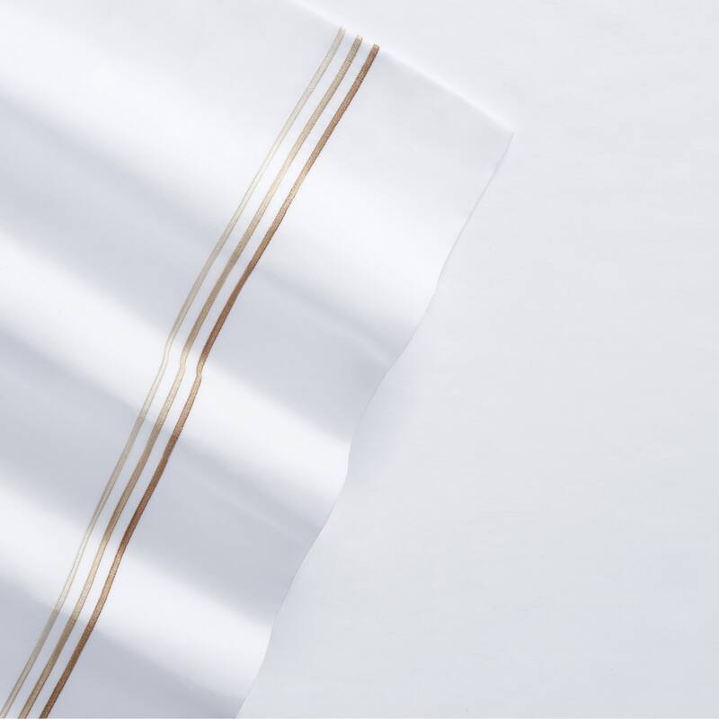 Aston & Arden 600 Thread Count Cotton Sateen Sheet Set