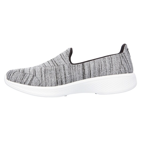 Skechers go sale walk 4 pantip