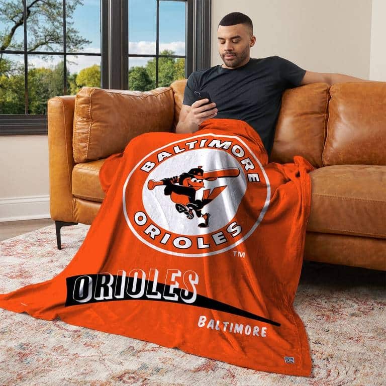 MLB CC Throwback Silk Touch Throw Blanket