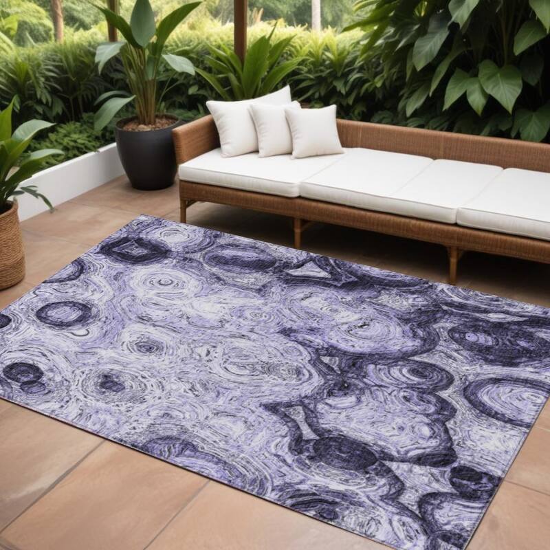 HomeRoots Abstract Transitional Rectangle Outdoor Rug - 8' X 10'