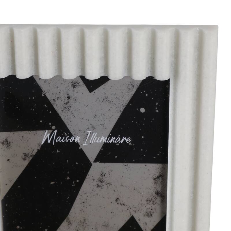 Resin Photo Frame Ribbed Wavy Edge Design Modern Decorative Style