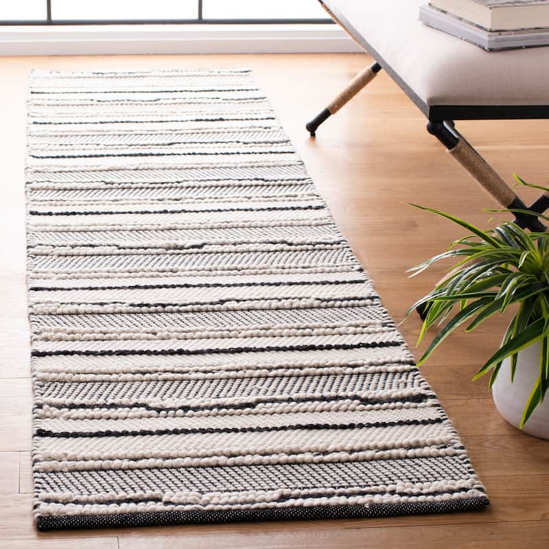 SAFAVIEH Handmade Natura Lihi Wool Rug - 2'3" x 8' Runner - Black/Ivory
