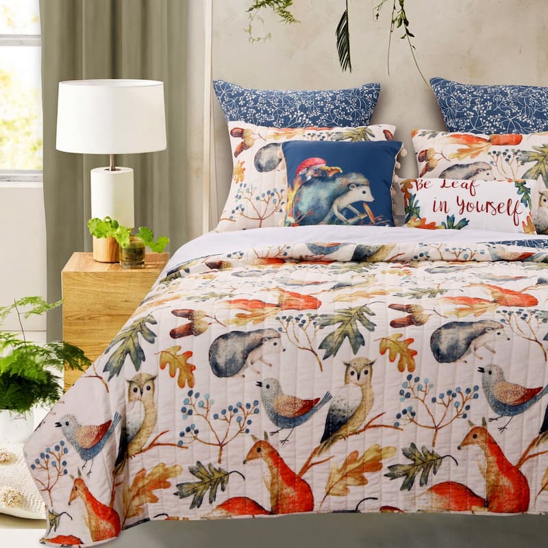 Porch & Den Morilon Forest Wildlife Cotton-Rich Reversible Quilt Set
