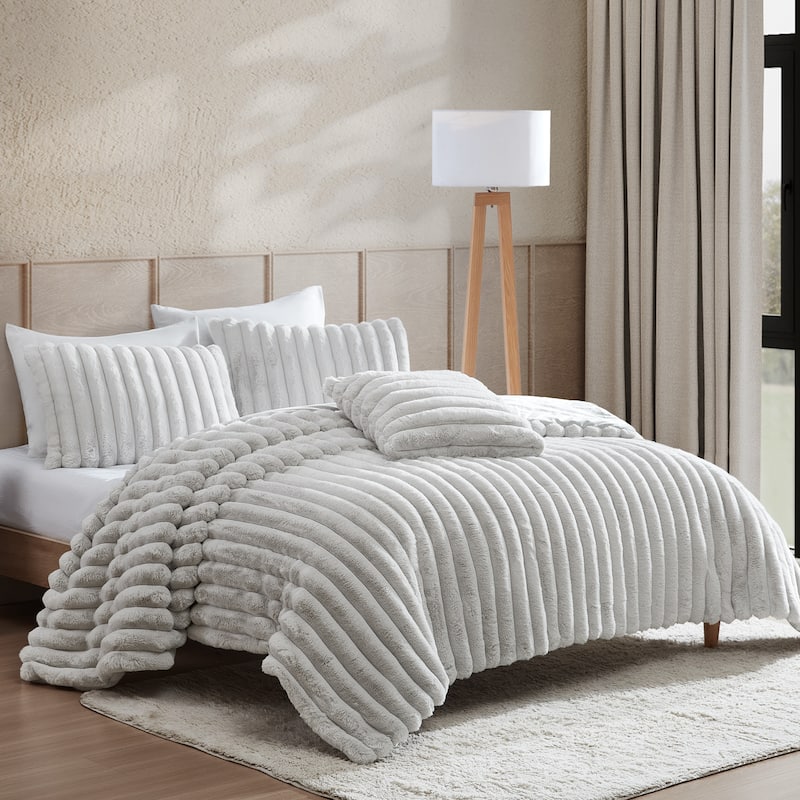 Riverbrook Home Everett Collection - Grey - Queen - 4 Piece